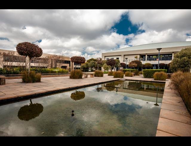 1,000M² OFFICE TO LET IN KENSINGTON